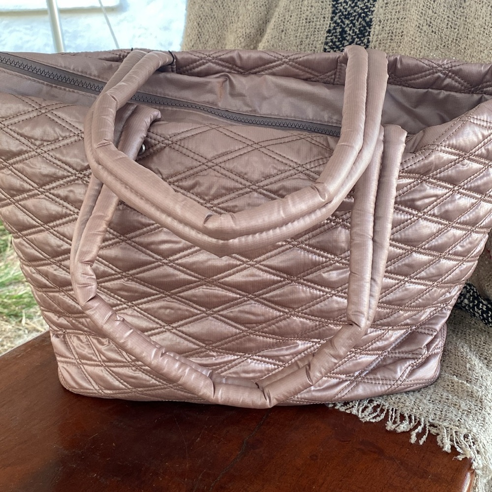 NWT $100 MSRP Baggallini Quilted Tote with RFID Protection - Picture 3 of 10